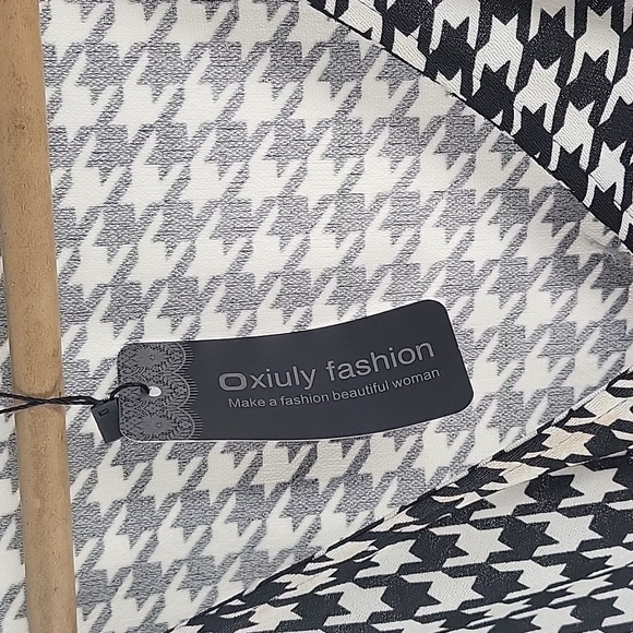 Black and White Houndstooth Dress - Picture 8 of 16